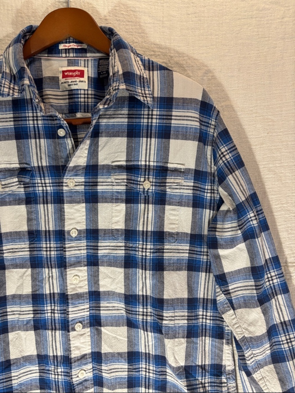 Wrangler Blue and White Plaid Button-Down Shirt - Picture 3 of 8